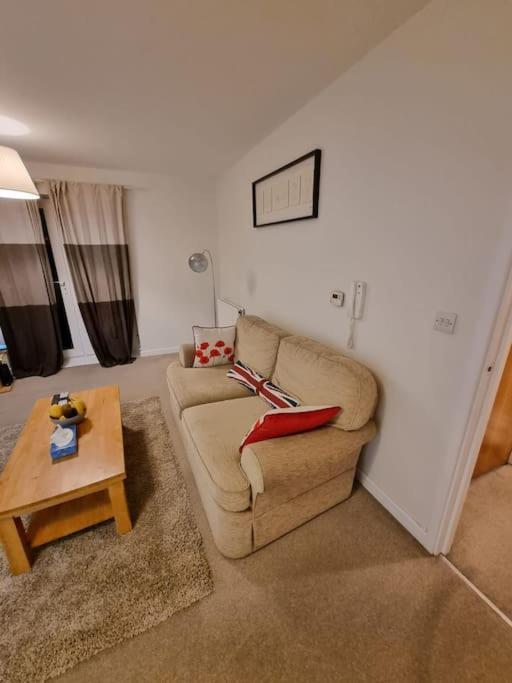 Apartament Laura'S Place Isleworth Zewnętrze zdjęcie