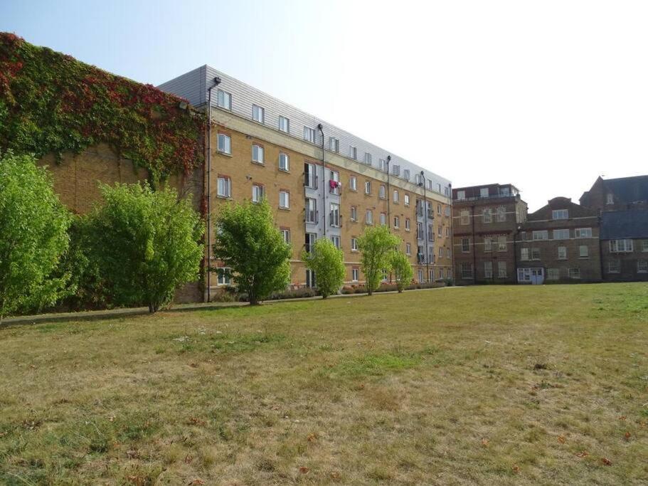 Apartament Laura'S Place Isleworth Zewnętrze zdjęcie