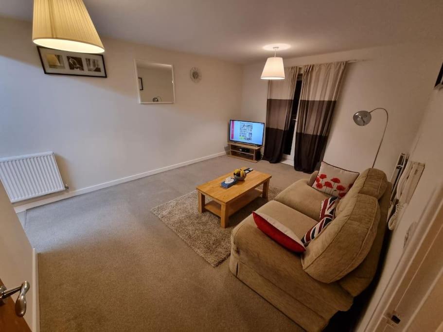 Apartament Laura'S Place Isleworth Zewnętrze zdjęcie